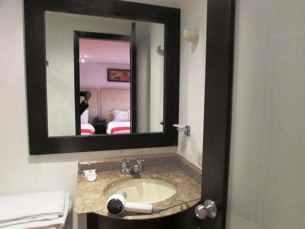 Hotel American Deluxe Bogota Luaran gambar